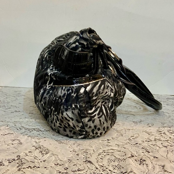 Sienna Ricchi (SR) Black- Gray Zebra Handbag 13.5in L x 10.5in H, x 4.5in W - Picture 2 of 12